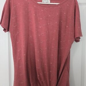 Maurices Red Eyelet Short Sleeve Tee